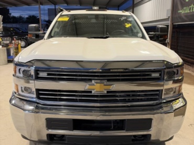 2016-chevrolet-silverado-3500hd-image-3