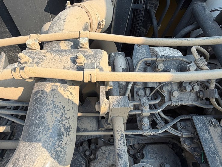 2016-komatsu-hm400-5-image-104