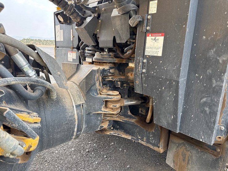 2018-komatsu-hm400-5-image-19