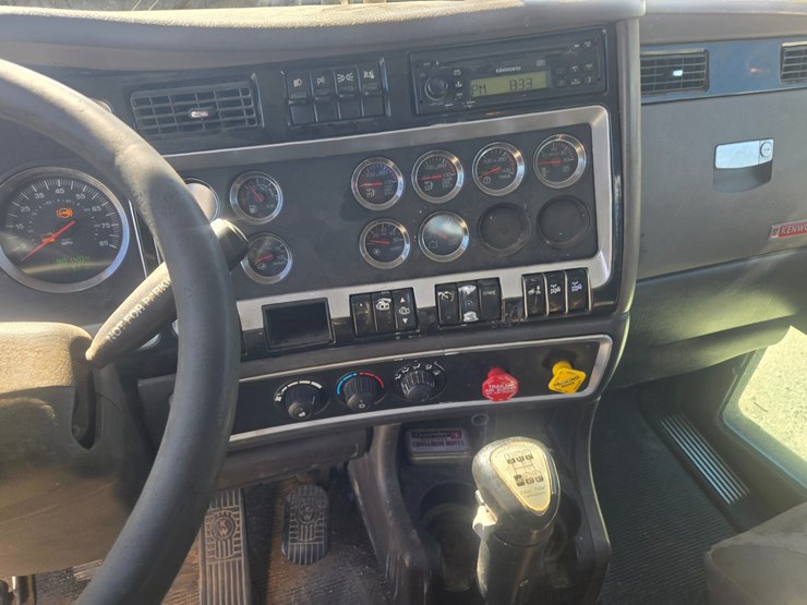 2008-kenworth-t800-image-46