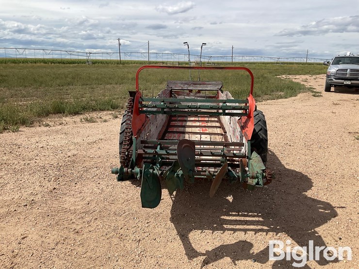 new-idea-m-12a-manure-spreader-image-6