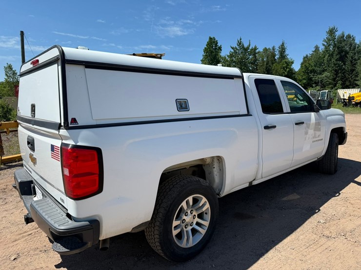 #1395-•-2019-chevrolet-silverado-4x4-pickup-truck-image-5