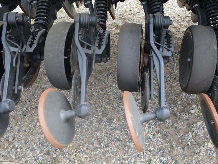 2016-john-deere-1590-image-8