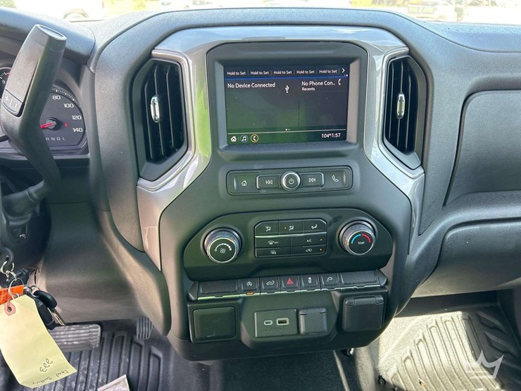 2022-chevrolet-silverado-1500-image-13