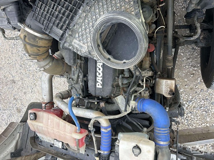 2022-kenworth-t880-image-21