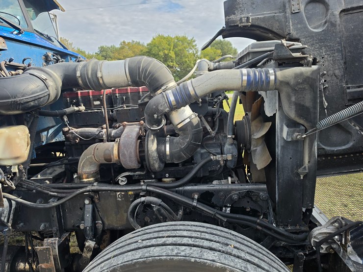 2006-peterbilt-379-image-33