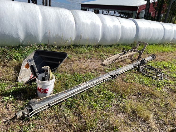 #1619-•-lab-16'-swing-auger-with-flex-arm-image-1