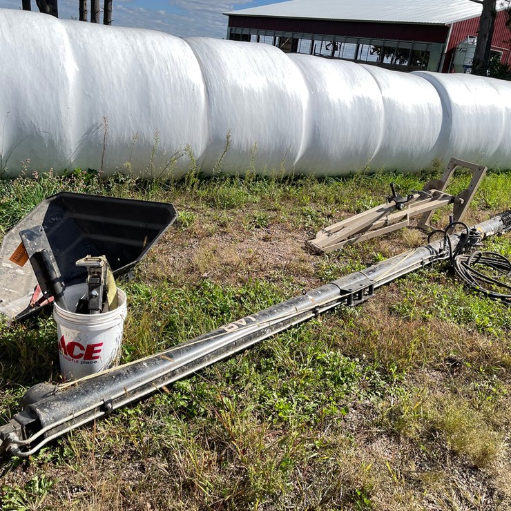 #1619 • LAB 16' Swing Auger with Flex Arm