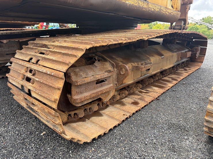 deere-200d-lc-image-13
