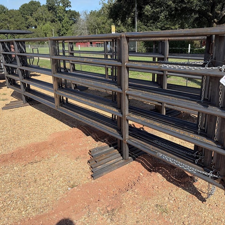 #8723 • Freestanding 20' Square Tubing Panels