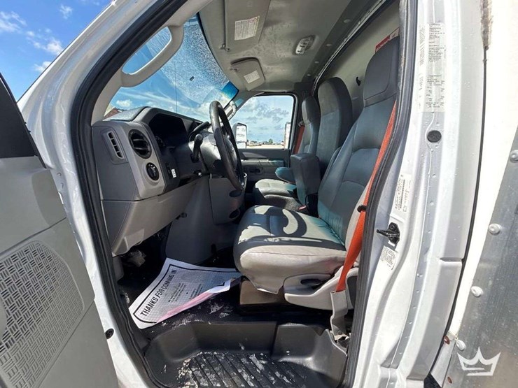 2019-ford-e350-image-19