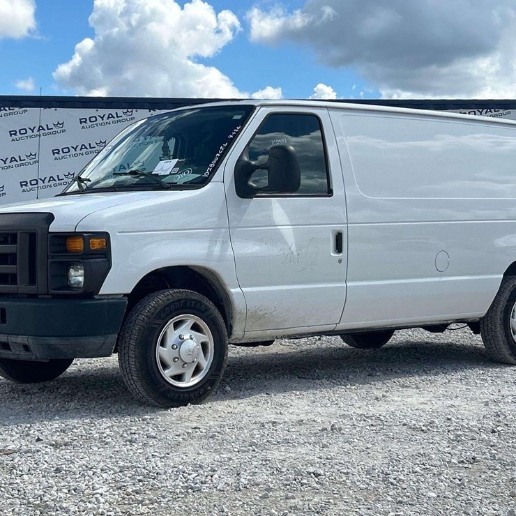 2011 FORD CARGO