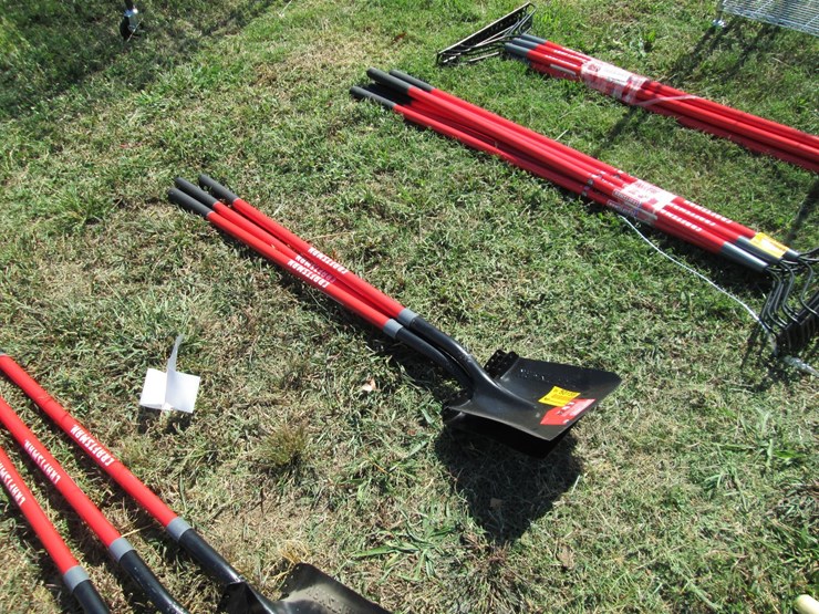 #50159-•-lot-of-(3)-unused-craftsman-flat-shovels-inv#50159-image-1