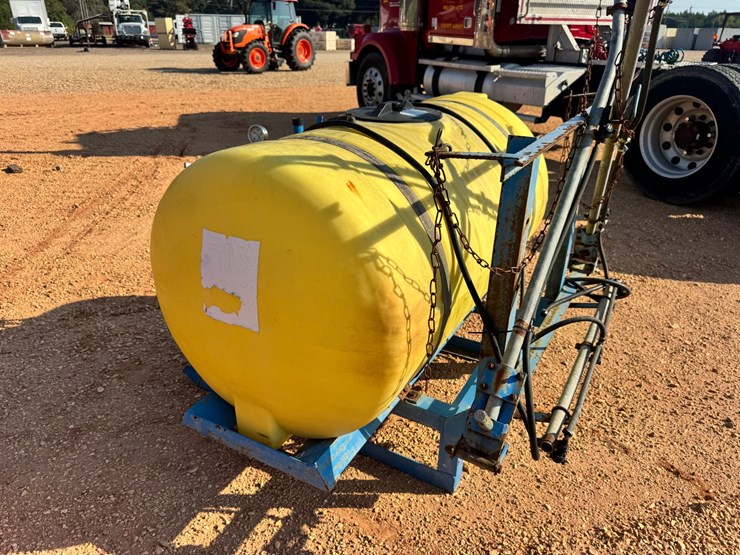 #8175-•-boom-sprayer-200-gallon-image-4