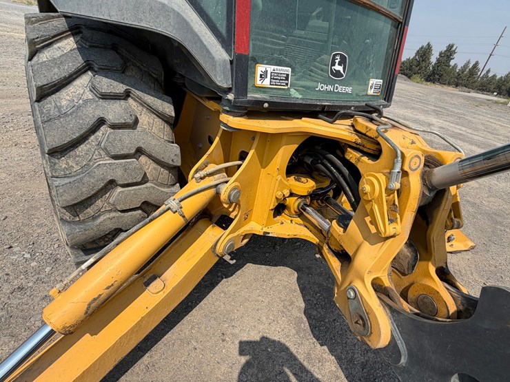 2016-deere-410l-image-60