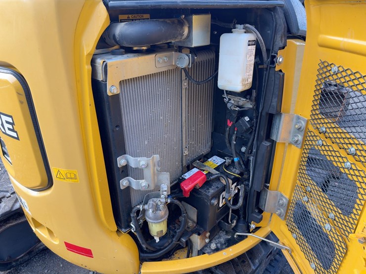2020-deere-30g-image-26