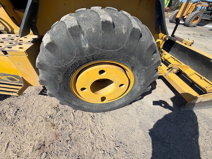 2007-deere-210le-image-46