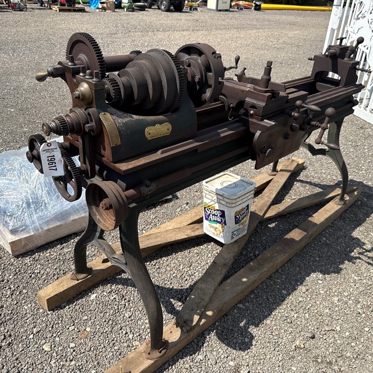 #6088 • PUTNAM LATHE
