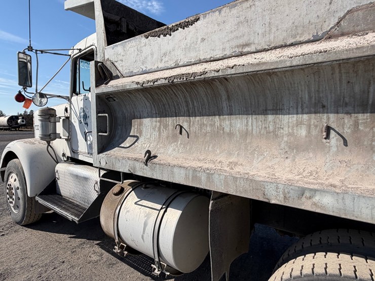 #2532-•-kenworth-w928-tandem-axle-dump-truck-image-35