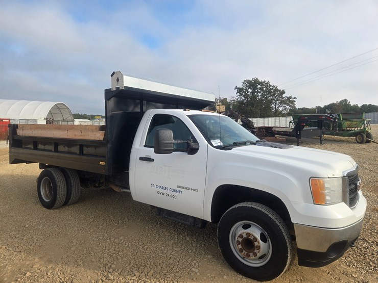 2013-gmc-sierra-3500-image-9