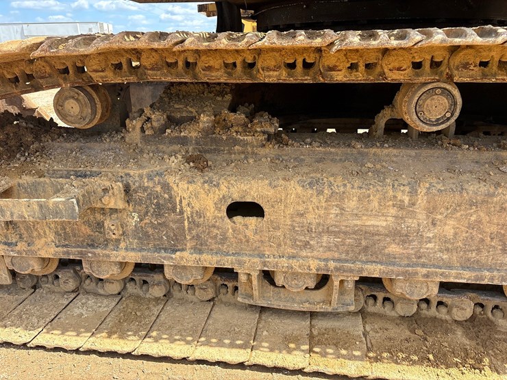 2012-deere-470g-lc-image-102