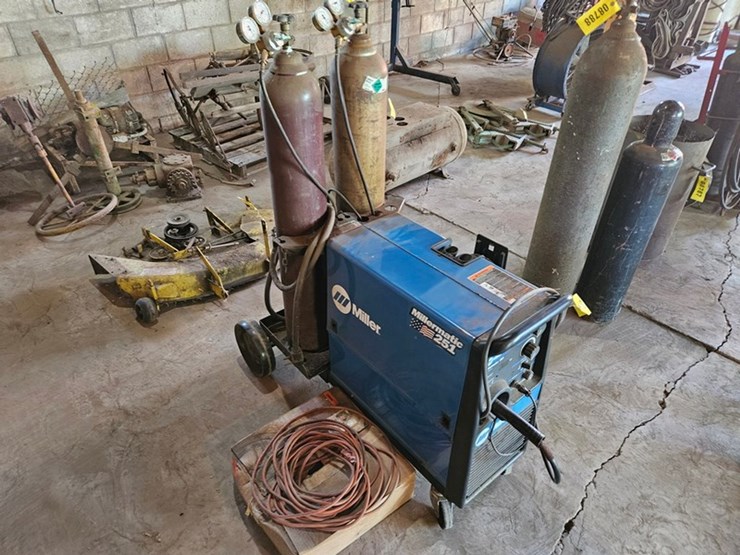 #8712-•-miller-millermatic-251-welder-image-29
