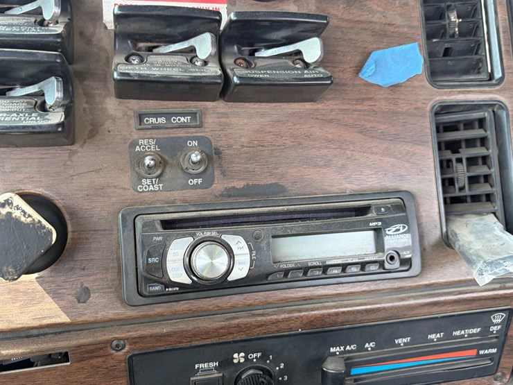 1996-cummins-m11-image-88