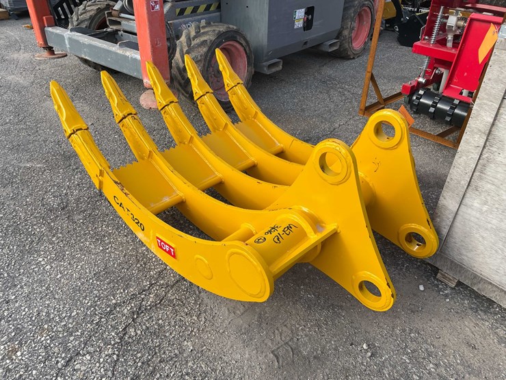 caterpillar-320-image-1