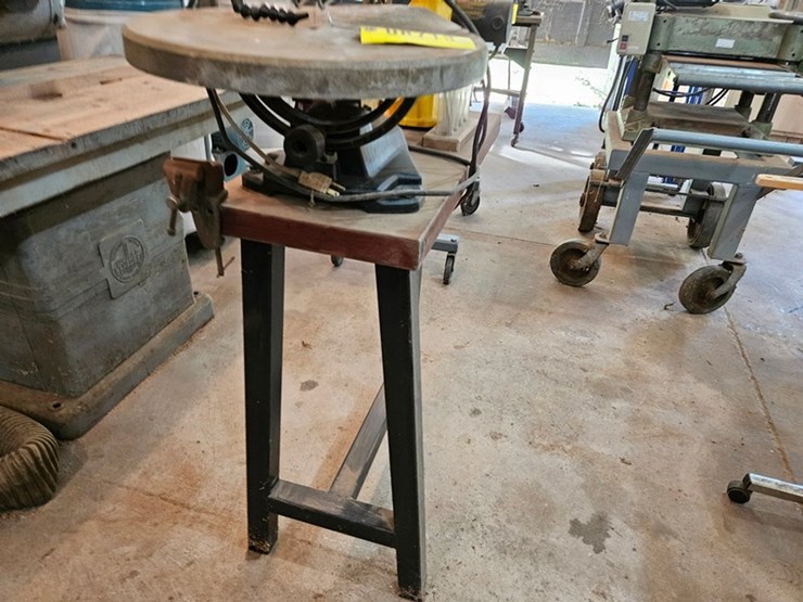 #8713-•-dewalt-scroll-saw-image-12