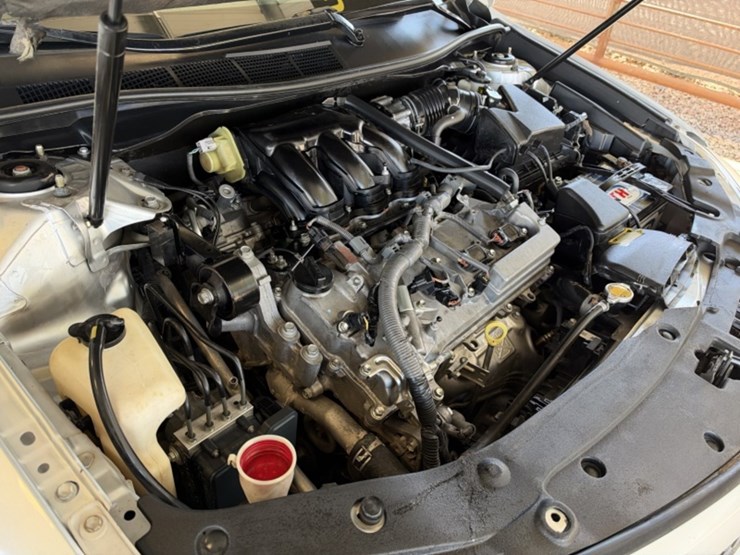 2014-toyota-camry-sdn-image-18