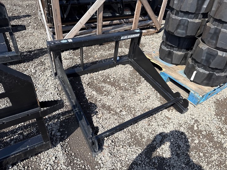 #2051-•-blue-diamond-skid-steer-wire-spool-unroller-image-1