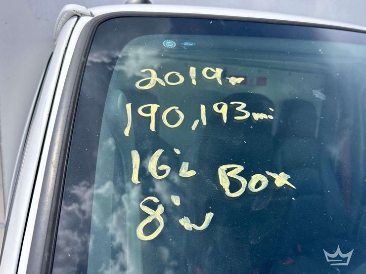 2019-ford-e350-image-28