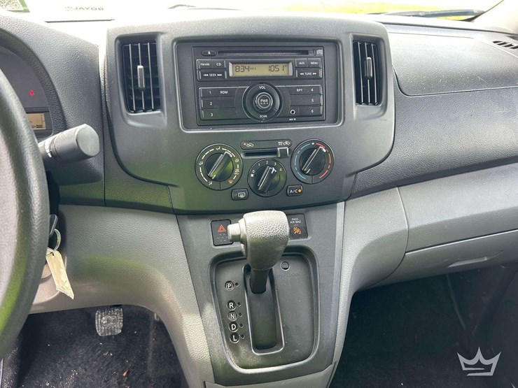 2014-nissan-nv200-image-21
