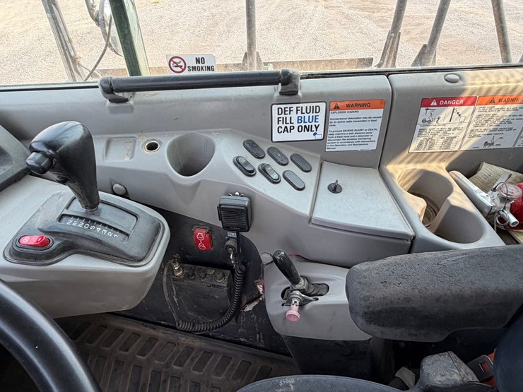 2016-komatsu-hm400-5-image-124