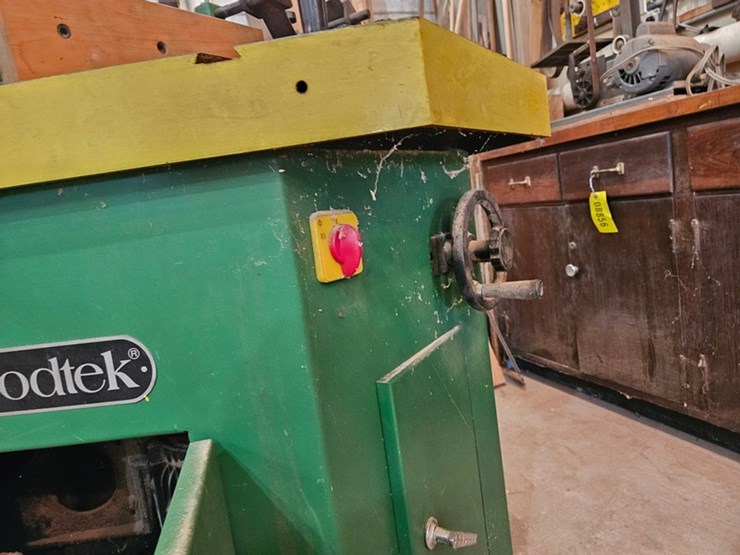 #8714-•-router-and-jointer-table-image-16