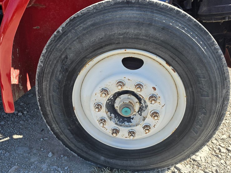 1997-freightliner-fl70-image-96