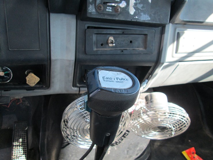 1995-ford-ft900-image-33