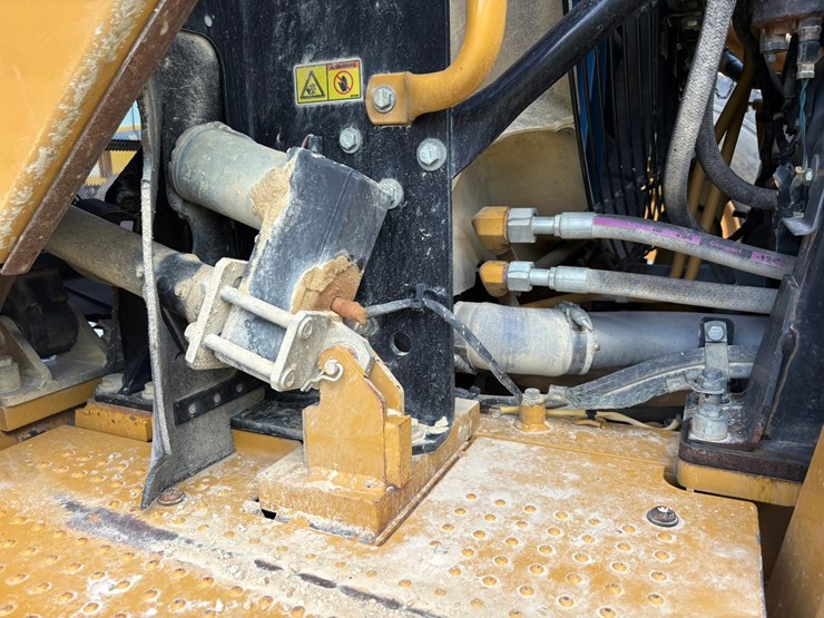 2014-caterpillar-972k-image-59