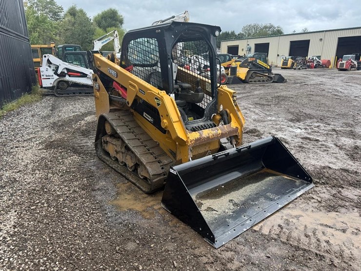 2020-caterpillar-249d-image-8