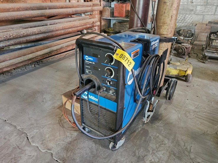 #8712-•-miller-millermatic-251-welder-image-22