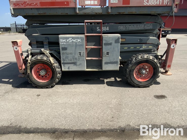 2014-skyjack-sj8841rt-image-14