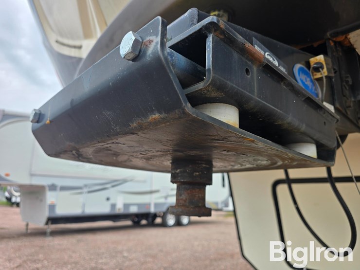 2017-keystone-montana-3730fl-5th-wheel-camper-image-12