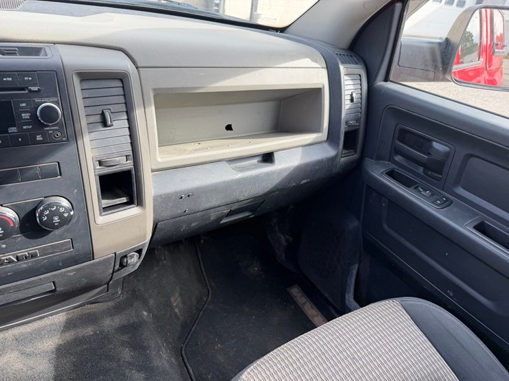 2012-dodge-1500-image-41