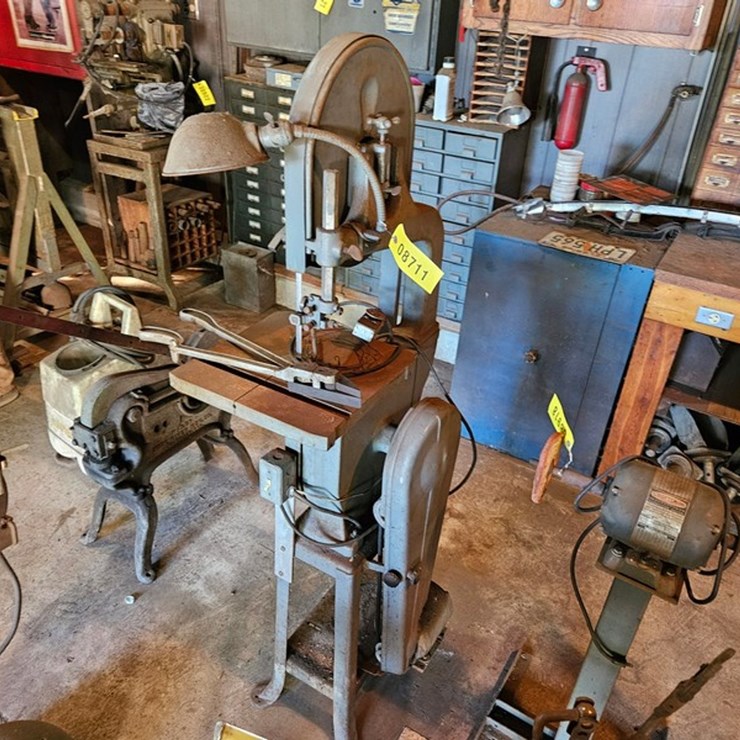 #8711 • Delta Band Saw