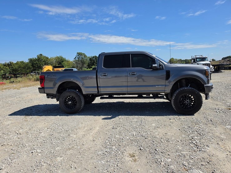 2022-ford-f250-image-18