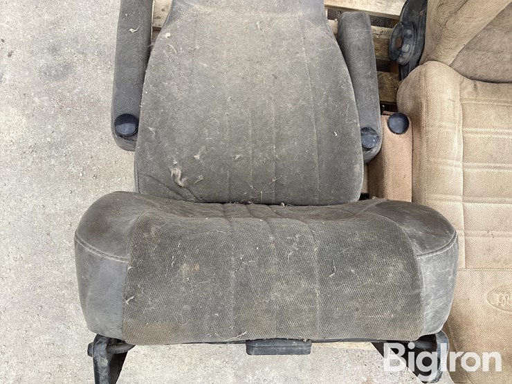 kenworth-box-seat-passenger-side-image-11