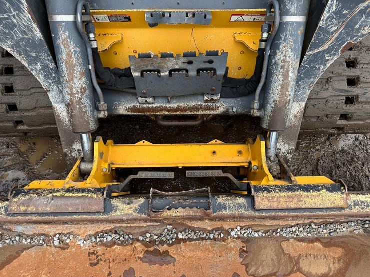 2019-deere-333g-image-11