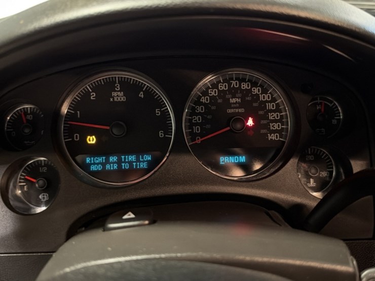 2014-chevrolet-tahoe-image-17