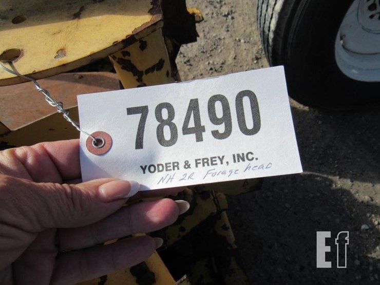 new-holland-824-image-3
