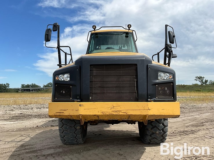 2013-caterpillar-740b-image-2